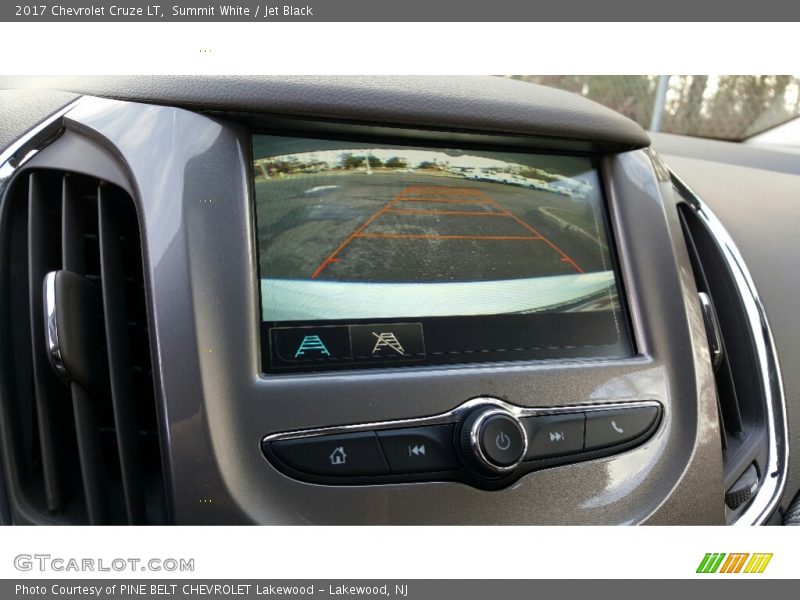 Summit White / Jet Black 2017 Chevrolet Cruze LT