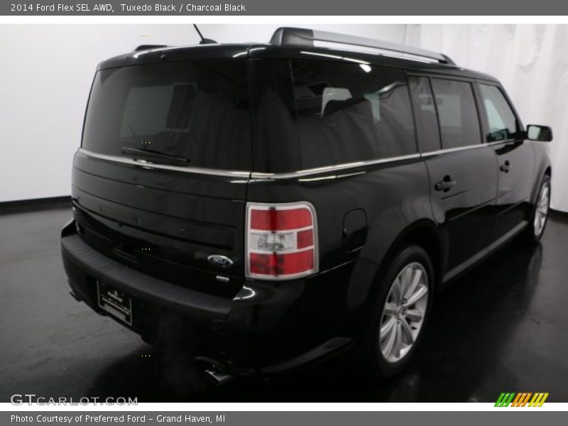 Tuxedo Black / Charcoal Black 2014 Ford Flex SEL AWD