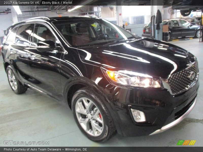 Ebony Black / Merlot 2017 Kia Sorento SX V6