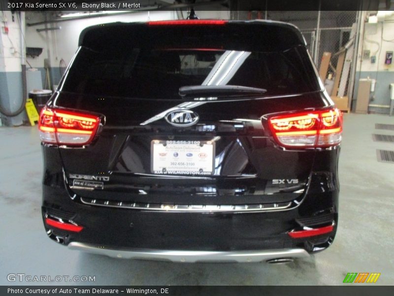 Ebony Black / Merlot 2017 Kia Sorento SX V6