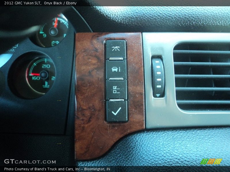 Onyx Black / Ebony 2012 GMC Yukon SLT