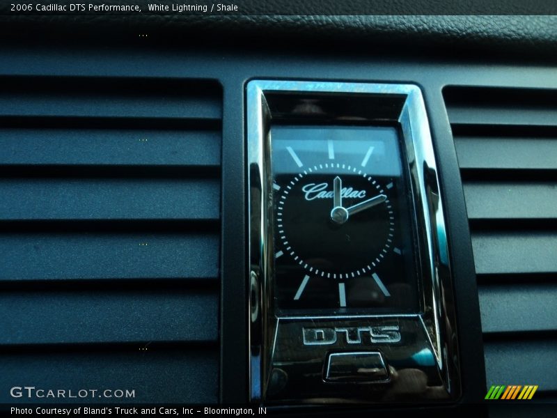 White Lightning / Shale 2006 Cadillac DTS Performance