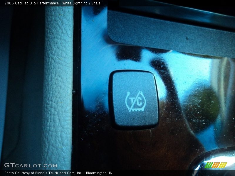 White Lightning / Shale 2006 Cadillac DTS Performance