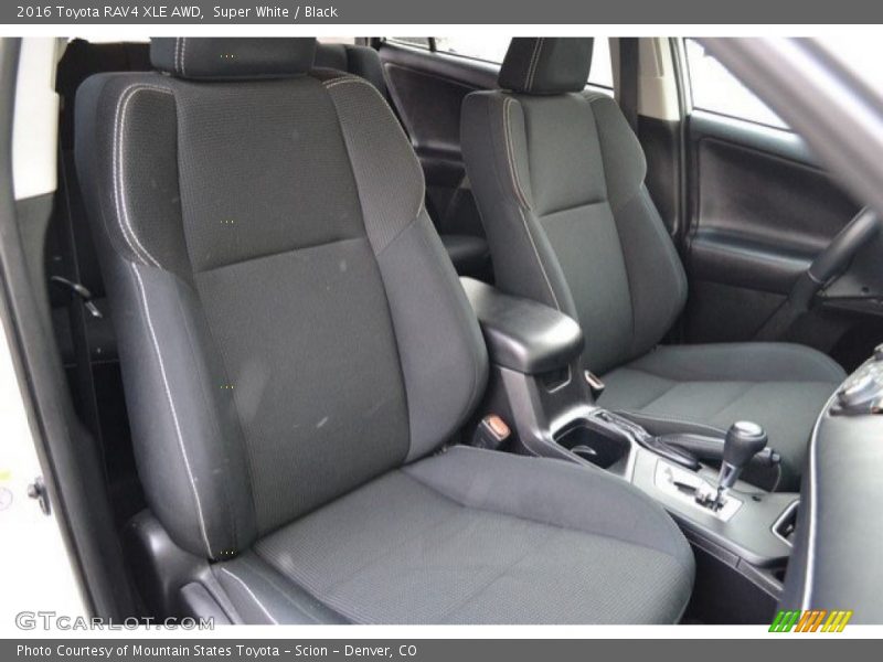 Super White / Black 2016 Toyota RAV4 XLE AWD