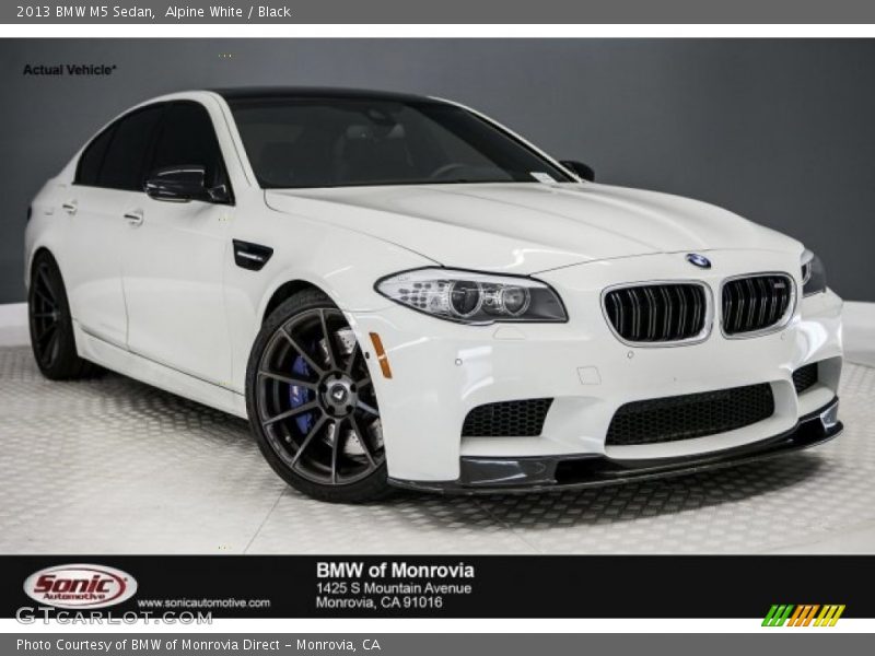 Alpine White / Black 2013 BMW M5 Sedan