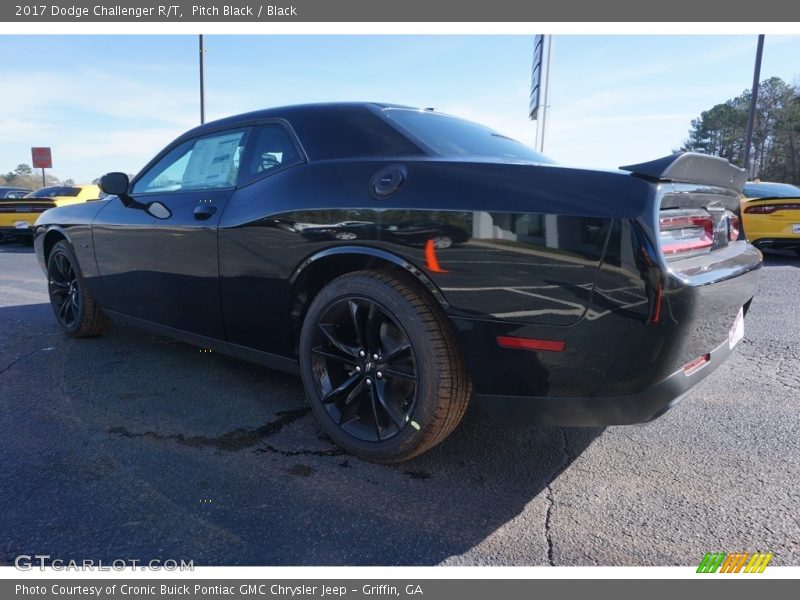 Pitch Black / Black 2017 Dodge Challenger R/T