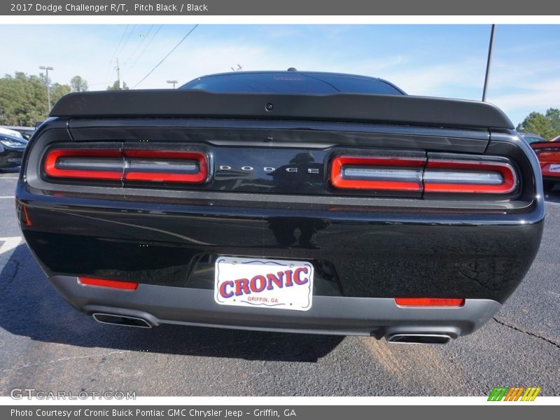 Pitch Black / Black 2017 Dodge Challenger R/T