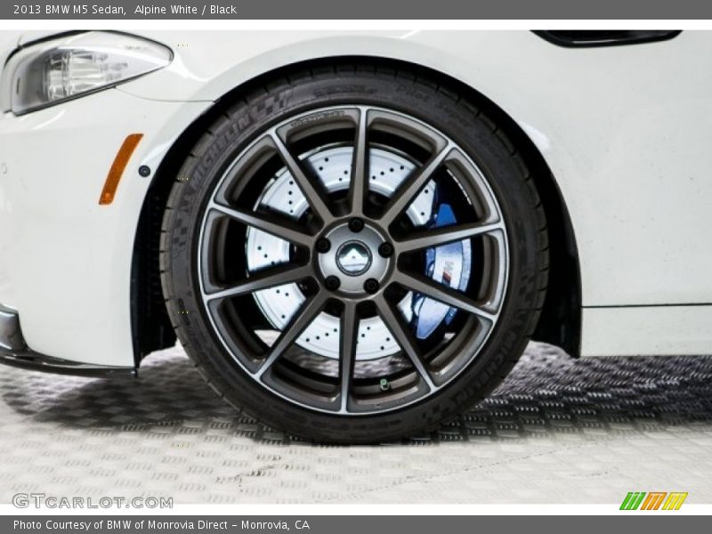 Alpine White / Black 2013 BMW M5 Sedan