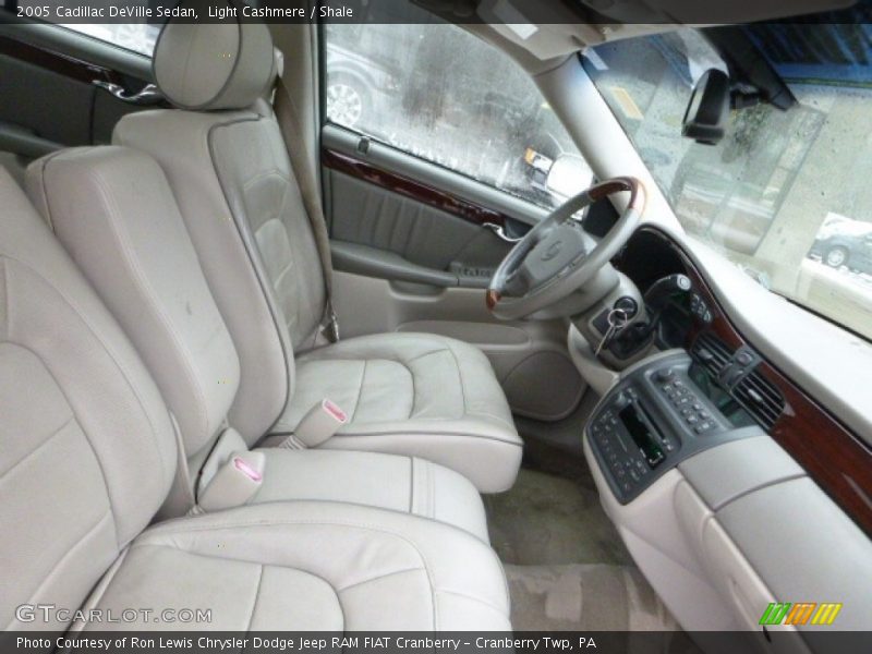Light Cashmere / Shale 2005 Cadillac DeVille Sedan