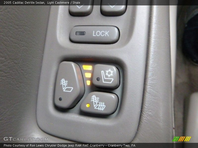 Light Cashmere / Shale 2005 Cadillac DeVille Sedan