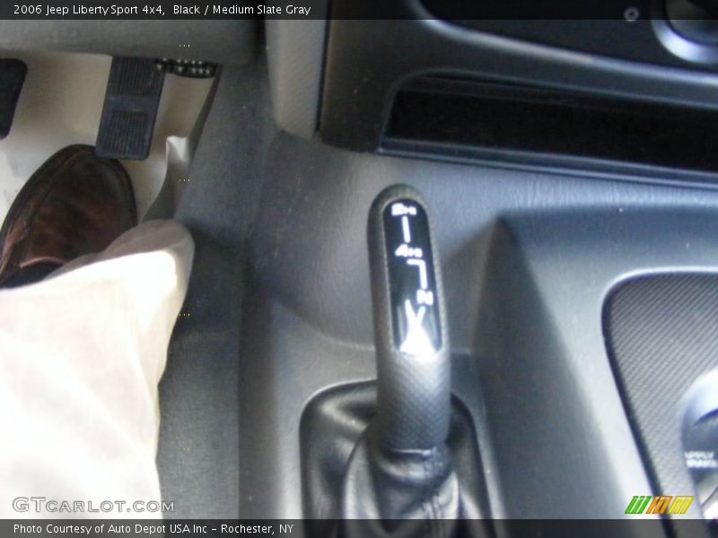 Black / Medium Slate Gray 2006 Jeep Liberty Sport 4x4