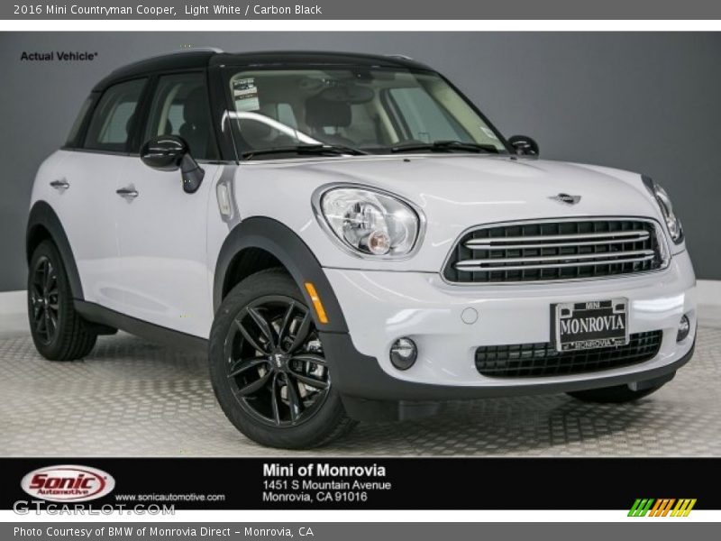 Light White / Carbon Black 2016 Mini Countryman Cooper