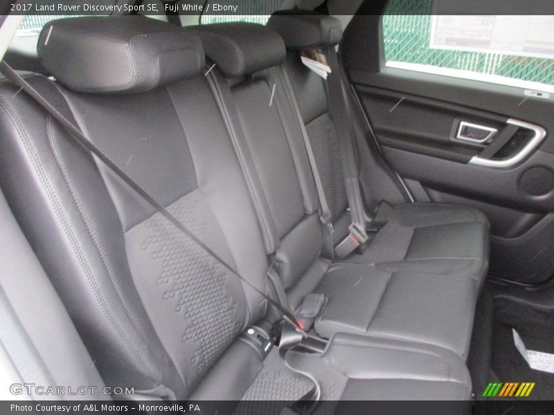 Fuji White / Ebony 2017 Land Rover Discovery Sport SE