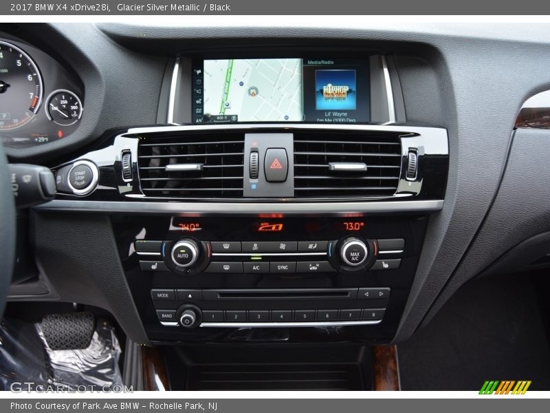 Controls of 2017 X4 xDrive28i