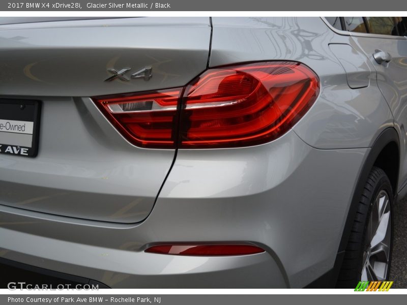 Glacier Silver Metallic / Black 2017 BMW X4 xDrive28i