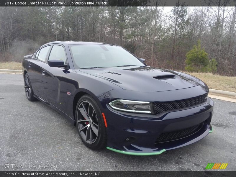 Front 3/4 View of 2017 Charger R/T Scat Pack