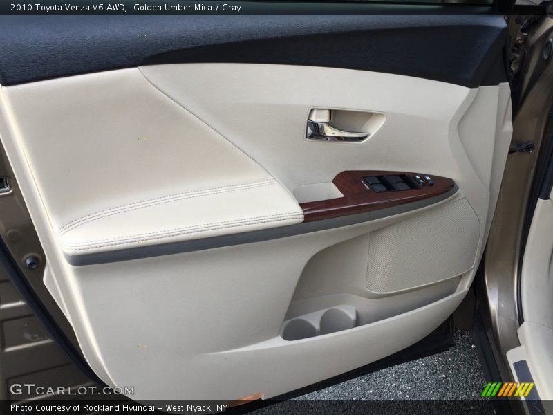 Golden Umber Mica / Gray 2010 Toyota Venza V6 AWD