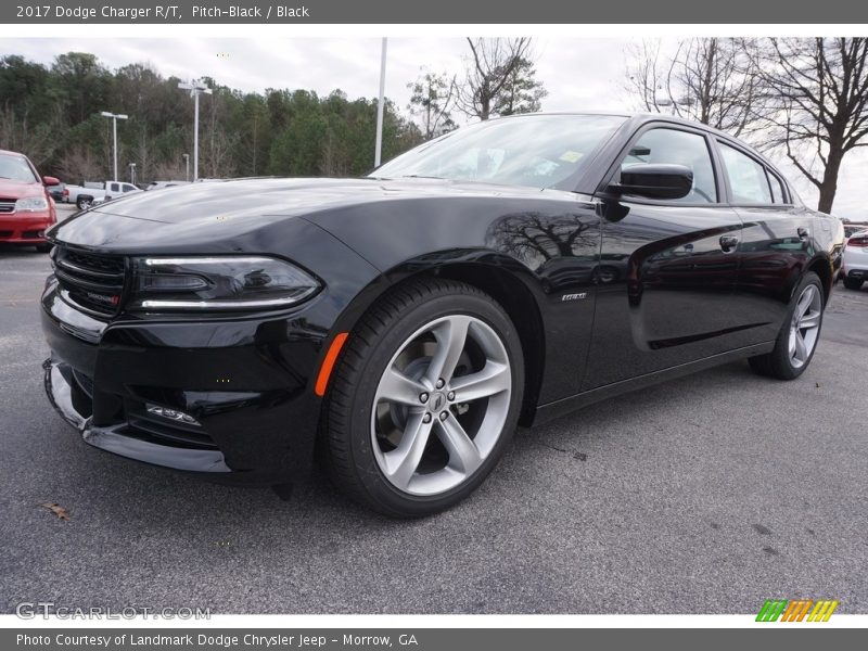 Front 3/4 View of 2017 Charger R/T