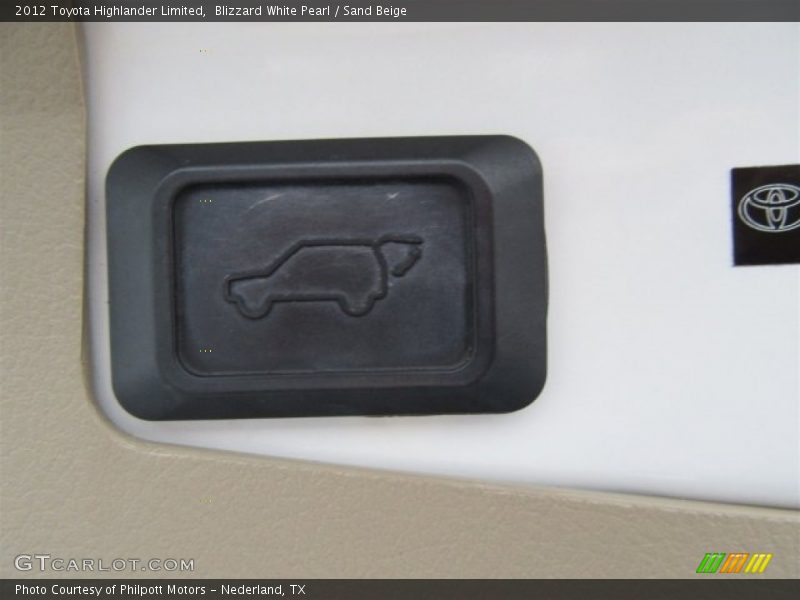 Blizzard White Pearl / Sand Beige 2012 Toyota Highlander Limited