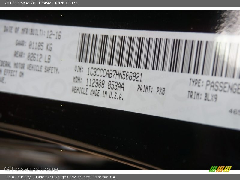 Black / Black 2017 Chrysler 200 Limited