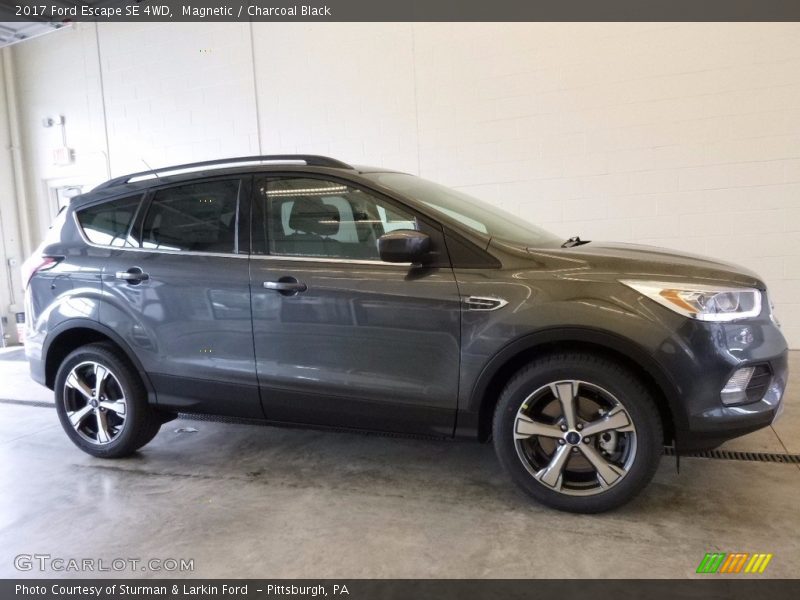 Magnetic / Charcoal Black 2017 Ford Escape SE 4WD