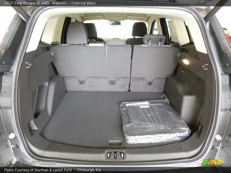 Magnetic / Charcoal Black 2017 Ford Escape SE 4WD