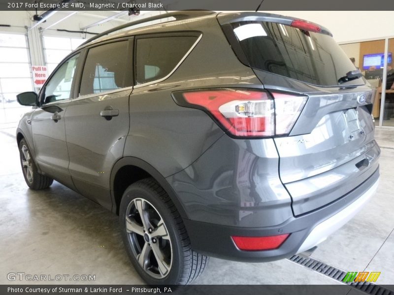Magnetic / Charcoal Black 2017 Ford Escape SE 4WD
