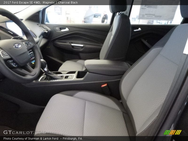 Magnetic / Charcoal Black 2017 Ford Escape SE 4WD