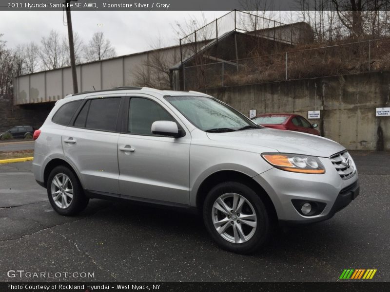 Moonstone Silver / Gray 2011 Hyundai Santa Fe SE AWD
