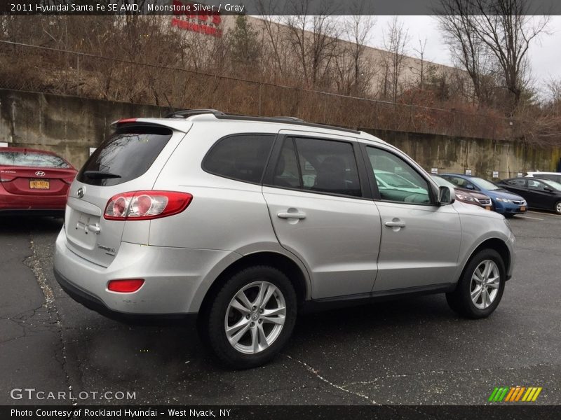 Moonstone Silver / Gray 2011 Hyundai Santa Fe SE AWD