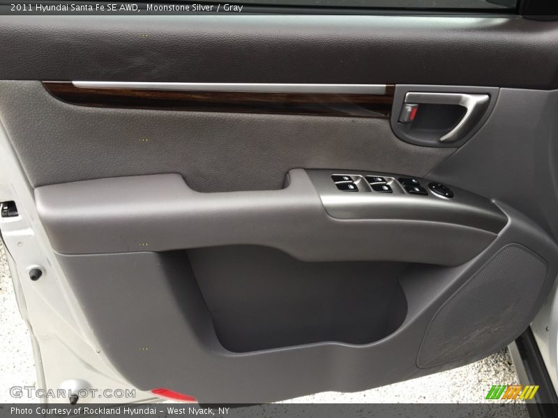 Moonstone Silver / Gray 2011 Hyundai Santa Fe SE AWD