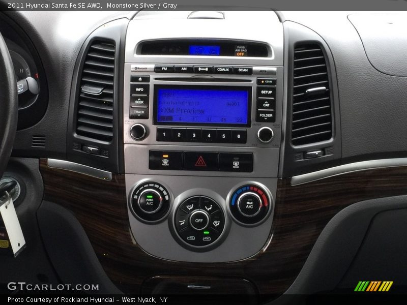 Moonstone Silver / Gray 2011 Hyundai Santa Fe SE AWD