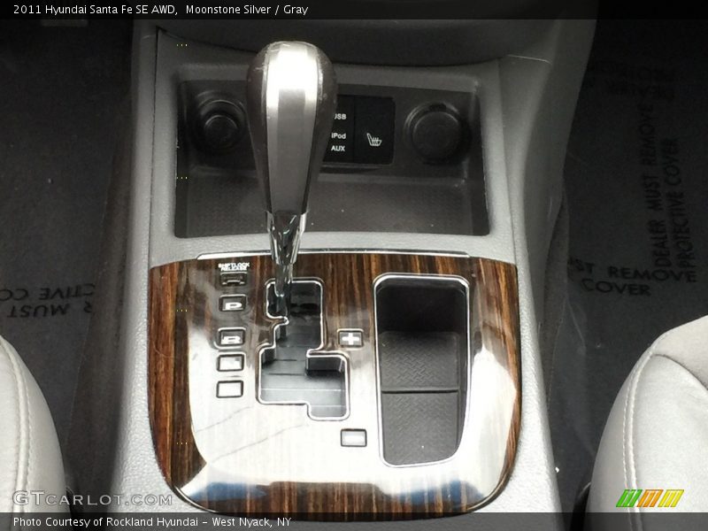 Moonstone Silver / Gray 2011 Hyundai Santa Fe SE AWD