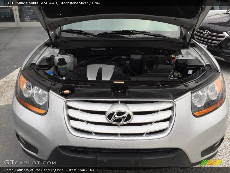 Moonstone Silver / Gray 2011 Hyundai Santa Fe SE AWD