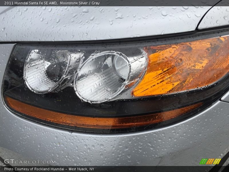 Moonstone Silver / Gray 2011 Hyundai Santa Fe SE AWD