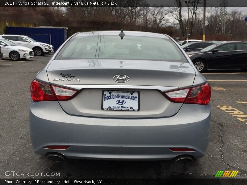 Iridescent Silver Blue Metallic / Black 2011 Hyundai Sonata SE