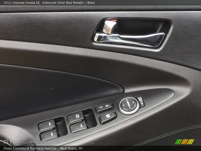 Iridescent Silver Blue Metallic / Black 2011 Hyundai Sonata SE