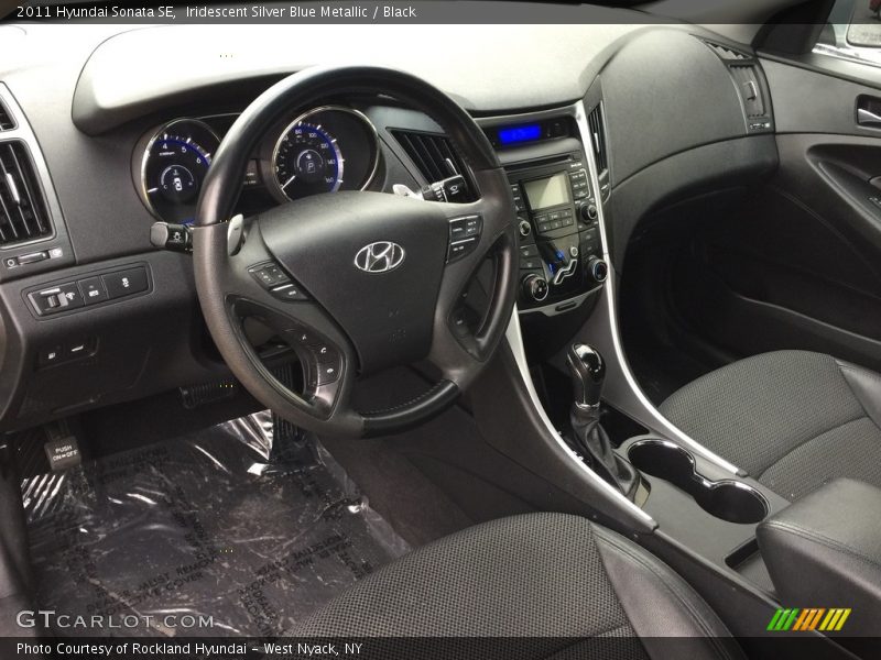 Iridescent Silver Blue Metallic / Black 2011 Hyundai Sonata SE