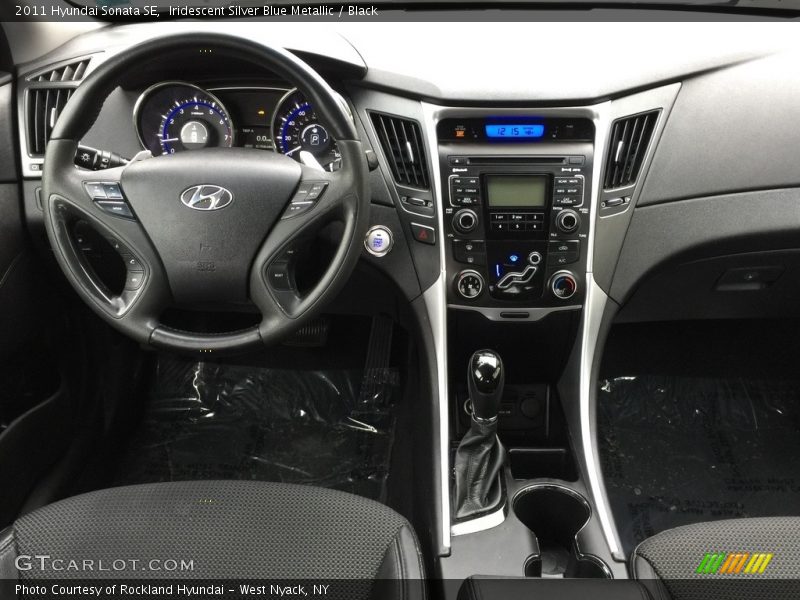 Iridescent Silver Blue Metallic / Black 2011 Hyundai Sonata SE