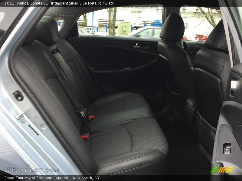 Iridescent Silver Blue Metallic / Black 2011 Hyundai Sonata SE