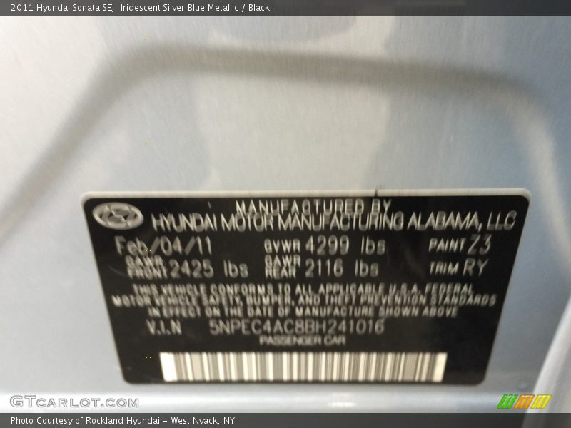 Iridescent Silver Blue Metallic / Black 2011 Hyundai Sonata SE