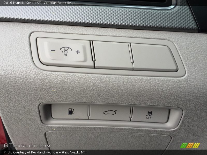 Venetian Red / Beige 2016 Hyundai Sonata SE