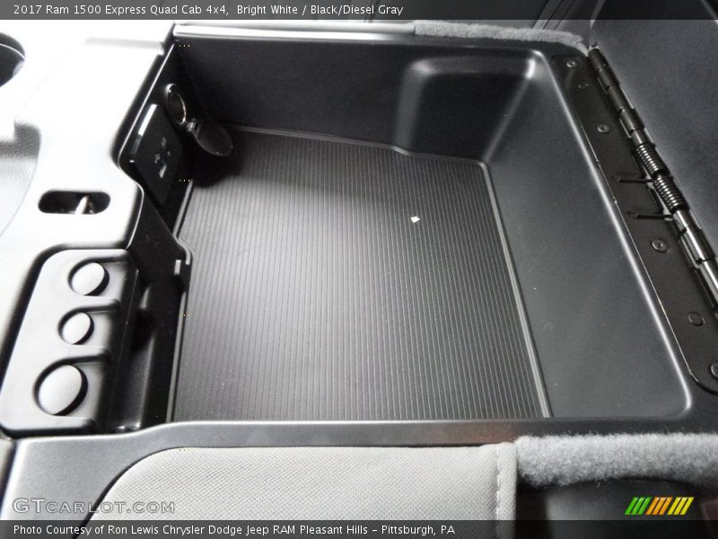 Bright White / Black/Diesel Gray 2017 Ram 1500 Express Quad Cab 4x4