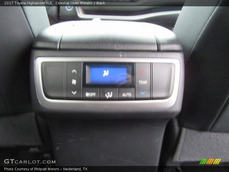 Celestial Silver Metallic / Black 2017 Toyota Highlander XLE