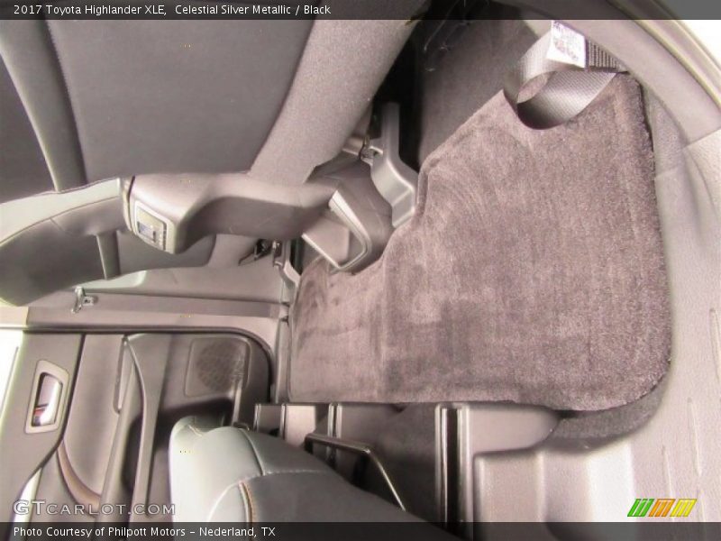 Celestial Silver Metallic / Black 2017 Toyota Highlander XLE