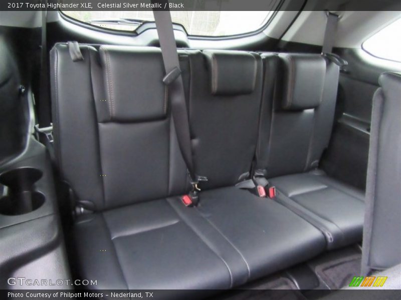 Celestial Silver Metallic / Black 2017 Toyota Highlander XLE