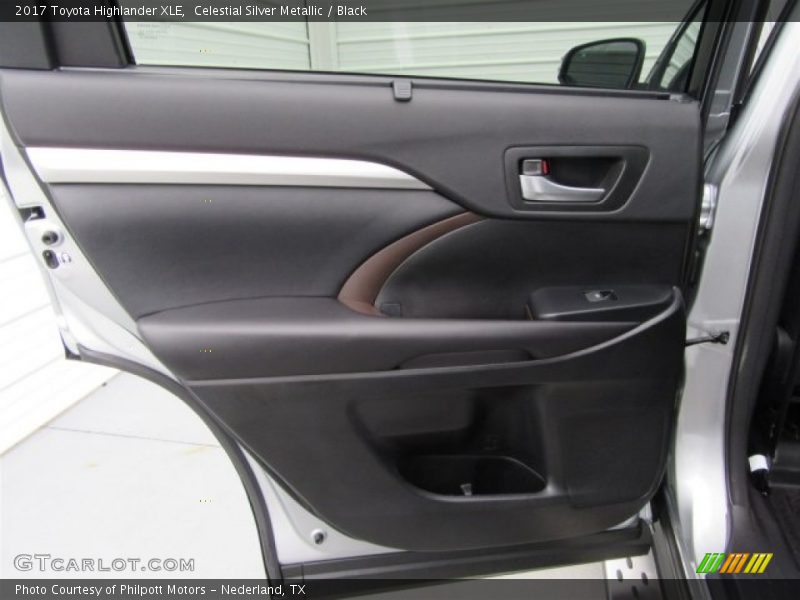 Celestial Silver Metallic / Black 2017 Toyota Highlander XLE
