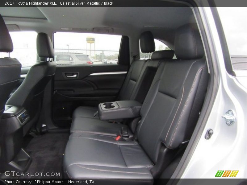 Celestial Silver Metallic / Black 2017 Toyota Highlander XLE