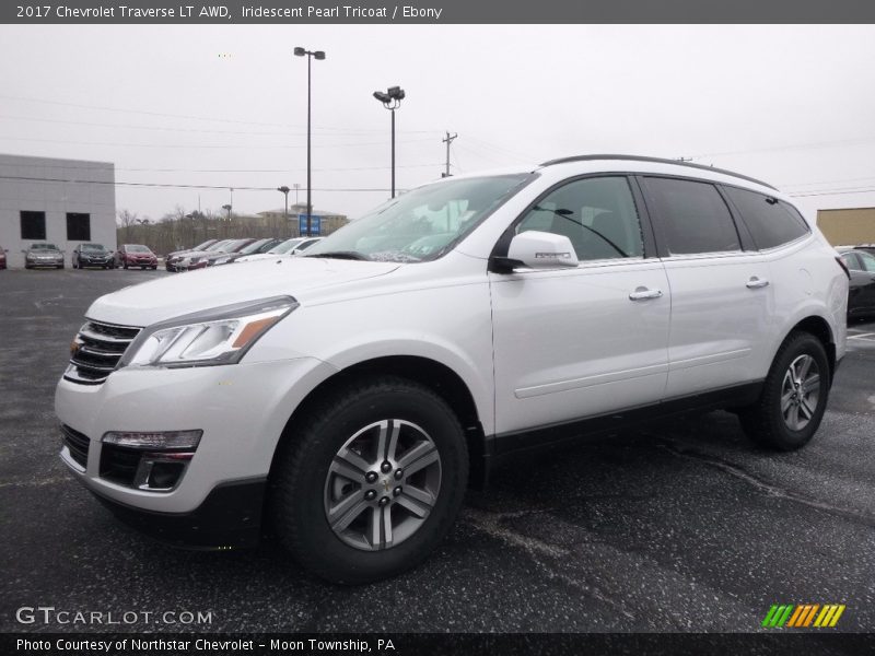 Iridescent Pearl Tricoat / Ebony 2017 Chevrolet Traverse LT AWD