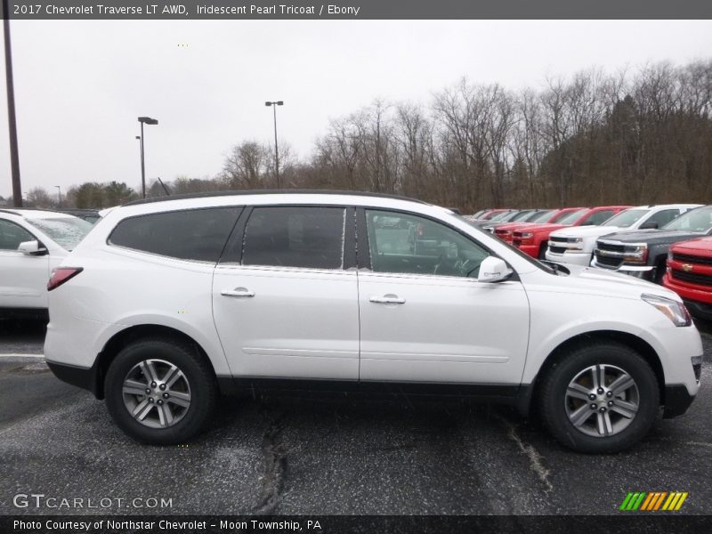 Iridescent Pearl Tricoat / Ebony 2017 Chevrolet Traverse LT AWD